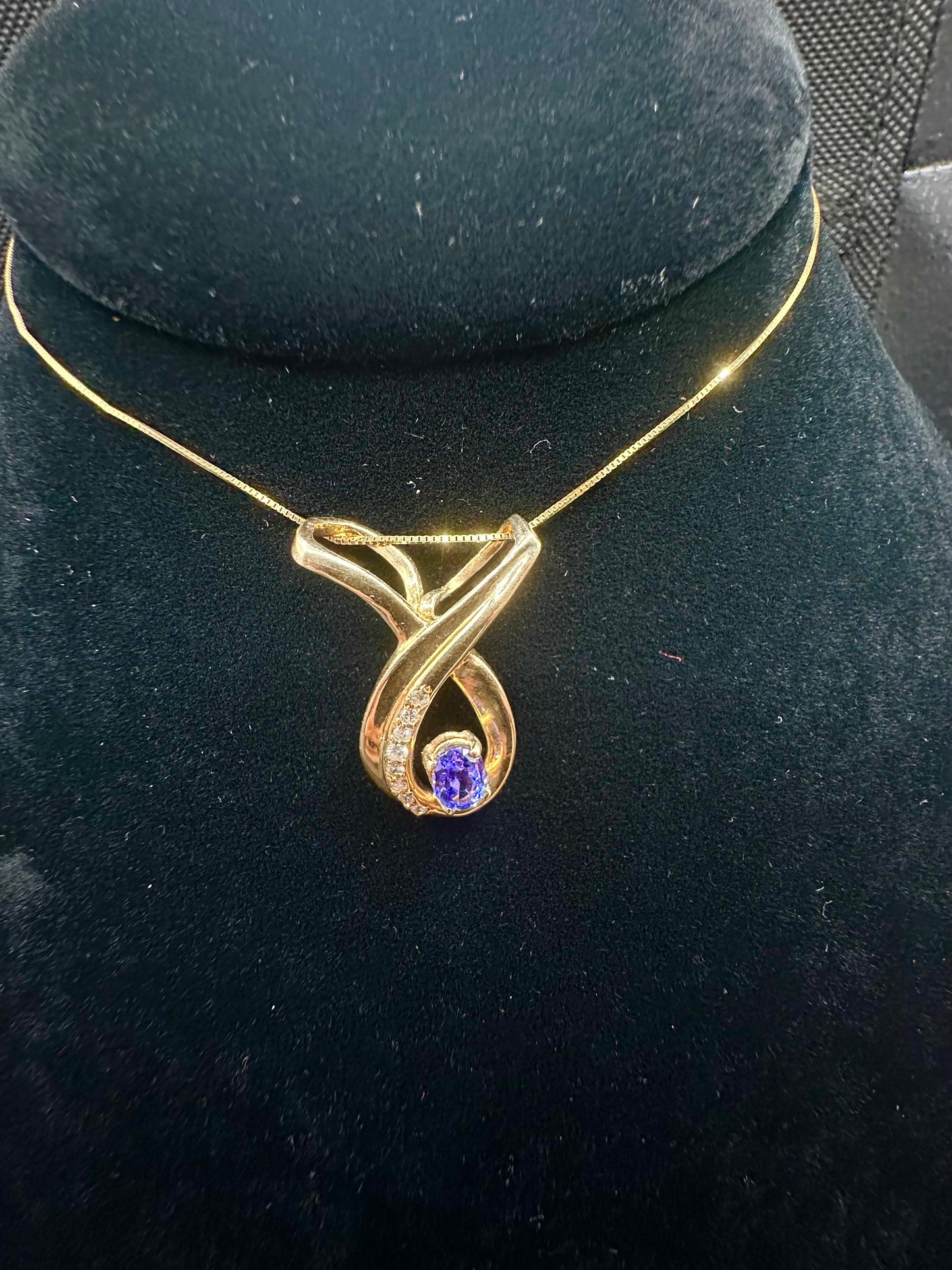 Tanzanite Diamond Pendant Necklace